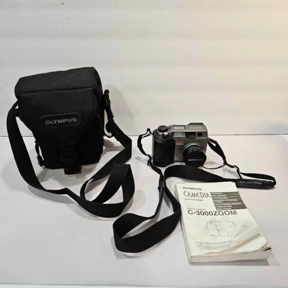 Olympus C-3000ZOOM Digital Camera Set